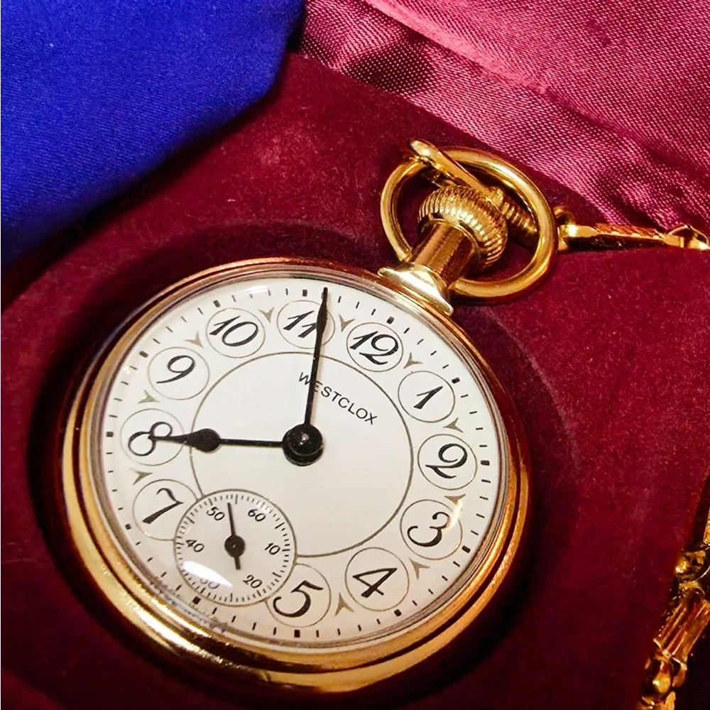 Westclox Vintage Gold Tone Manual Wind Pocket Watch - Read Details - Picture 2 of 6